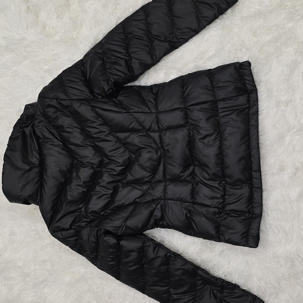 Kenneth Cole Women's Black Puffer Jacket. Size M. - Picture 7 of 7